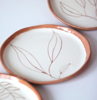 farfurie ceramica lut frunza alba